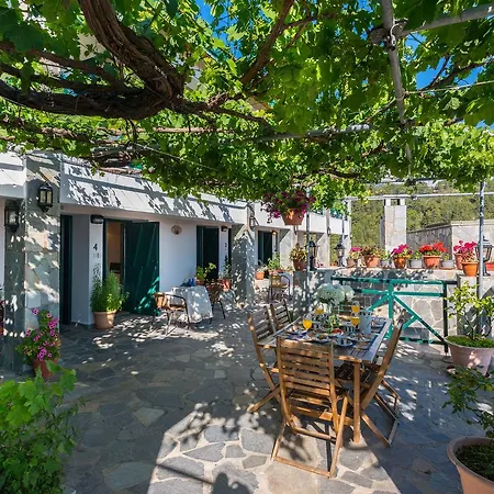 منزل ريفي Themis House Lemithou