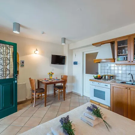 منزل ريفي Themis House