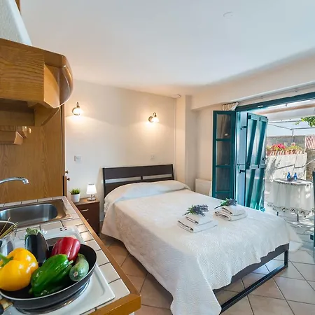 Themis House Lemithou